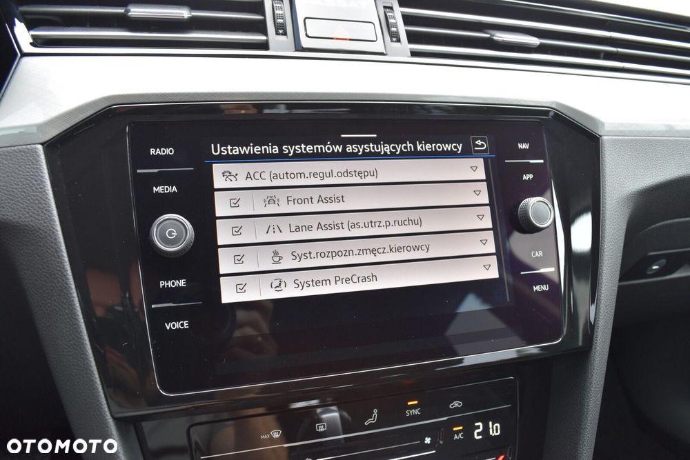 Volkswagen Passat - 21