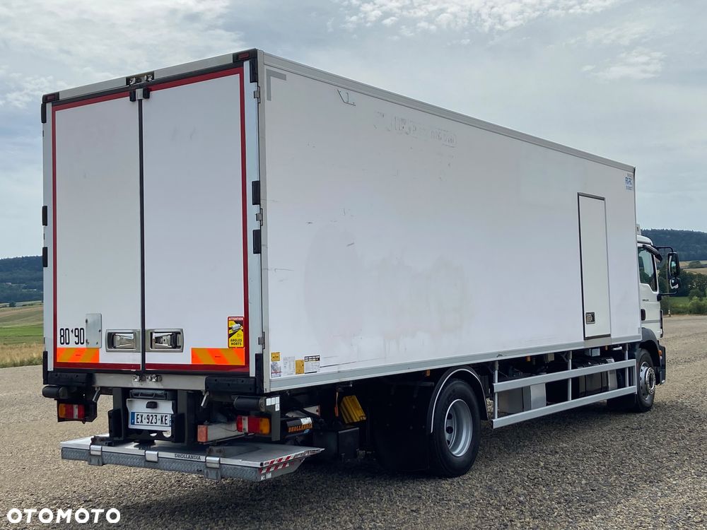 MAN TGM 18.290 | 2018 | Chłodnia 8,8 m | Carrier Supra 1150 Multitemp Silent | Automat | Winda | Drzwi boczne | 329 tys. km - 10