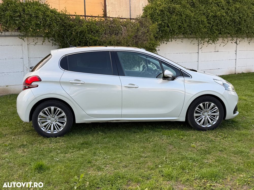 Peugeot 208 PureTech 82 Start & Stop Allure - 9