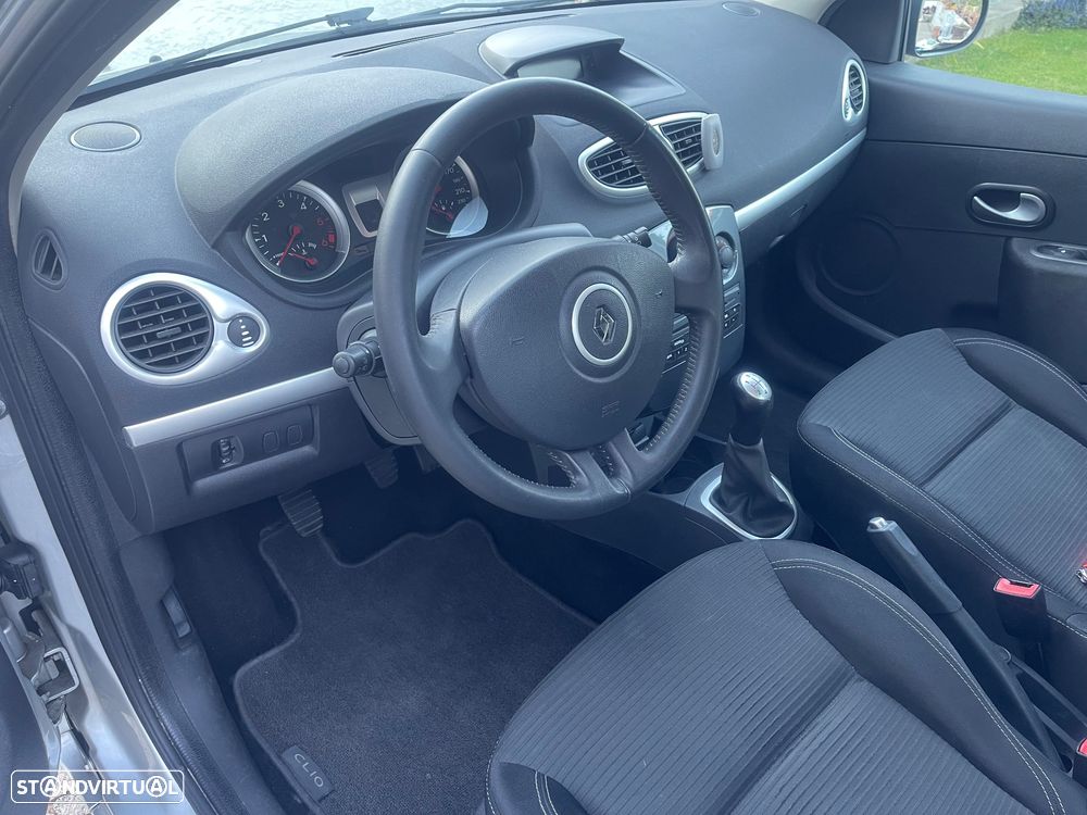 Renault Clio 1.5 dCi 90 FAP Luxe - 4