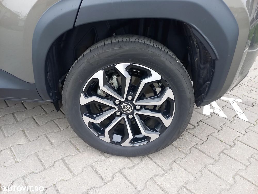 Toyota Yaris 1.5 VVT-i HSD Dynamic Bi-tone - 30