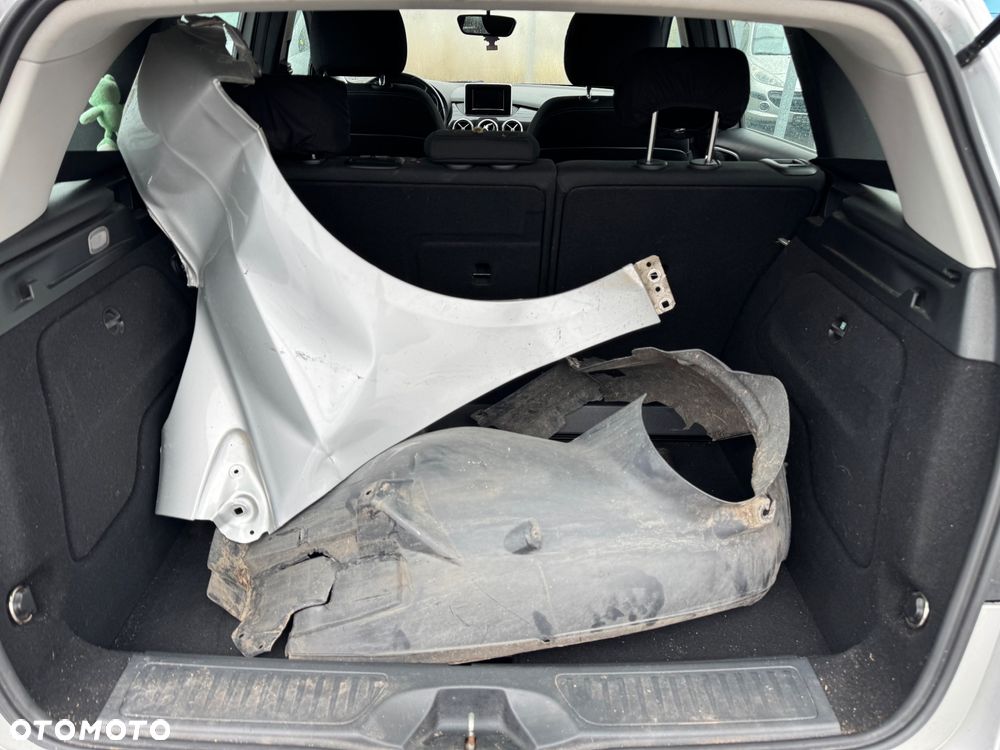 Mercedes-Benz Klasa B 180 BlueEFFICIENCY Edition Style - 16