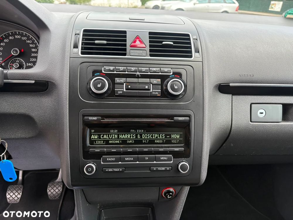 Volkswagen Touran 2.0 TDI DPF BlueMotion Technology Cup - 15