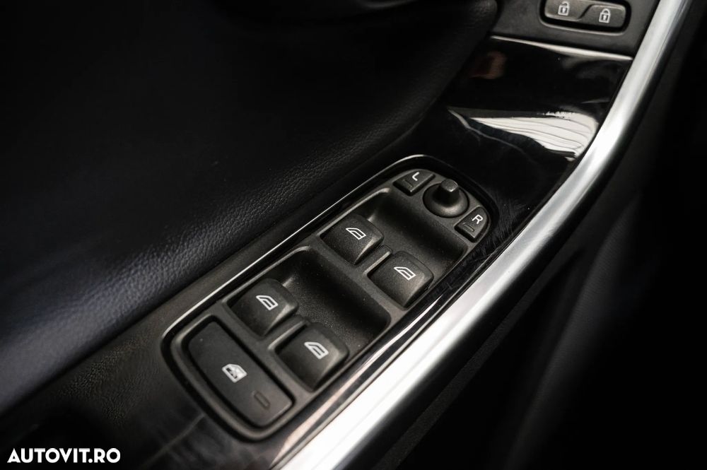 Volvo XC 60 D3 Geartronic Momentum - 22