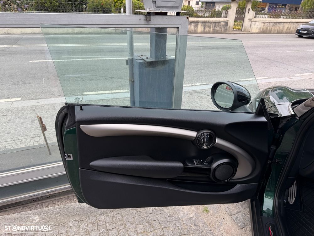 MINI 3 Portas Cooper D Auto - 14
