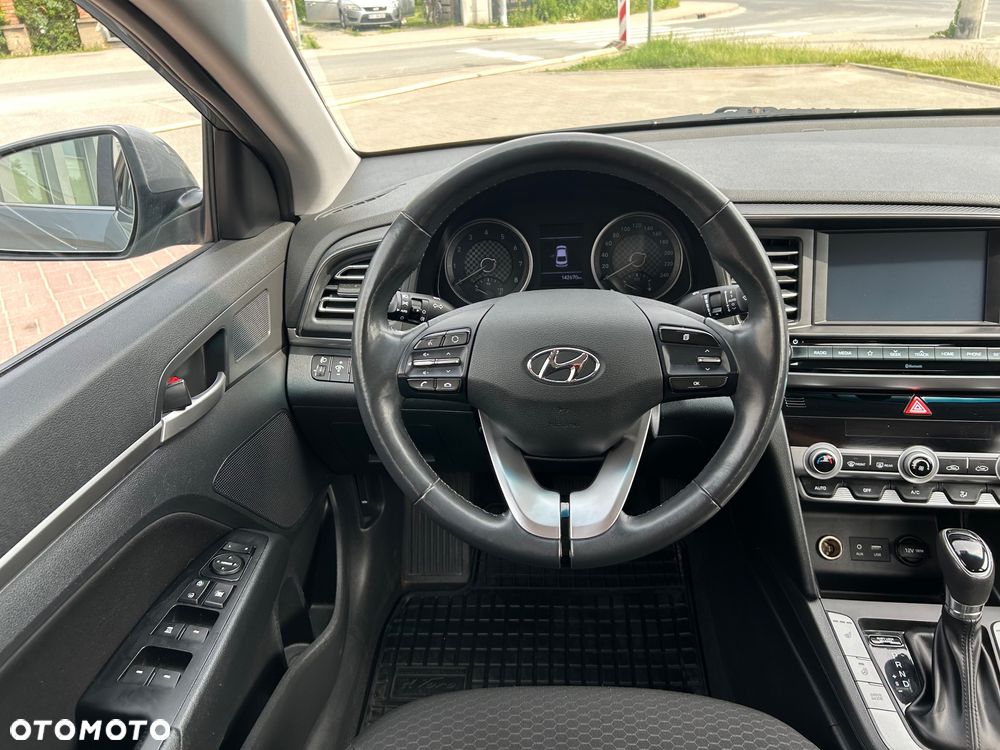 Hyundai Elantra 1.6 Premium - 14