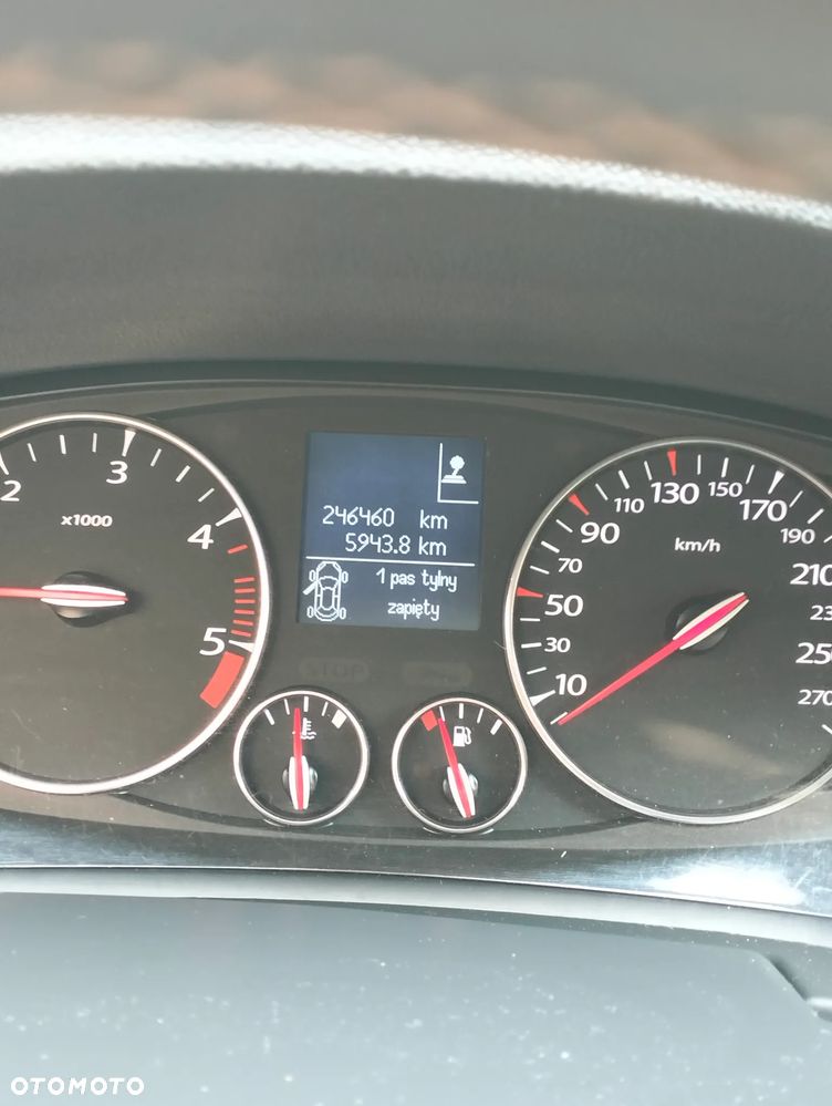 Renault Laguna dCi 110 FAP Bose Edition - 9