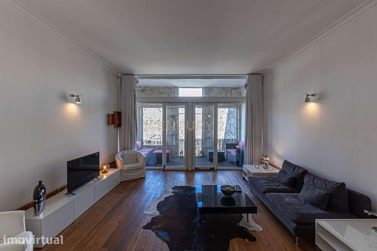 Apartamento T1 com Estacionamento e Varanda nas Fontainhas, Porto - Grande imagem: 4/36