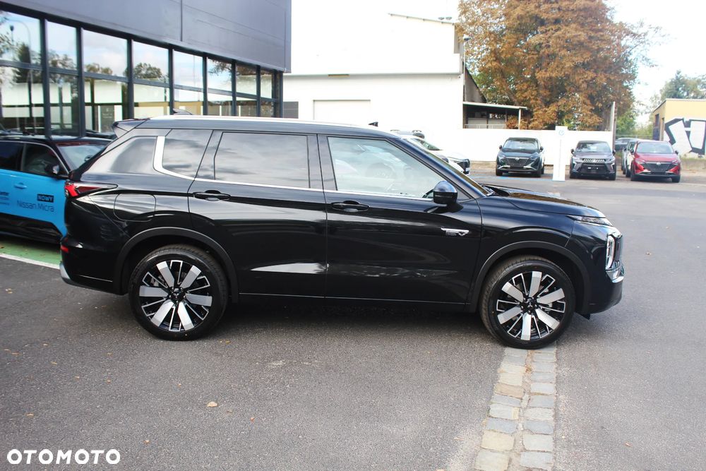 Mitsubishi Outlander - 8