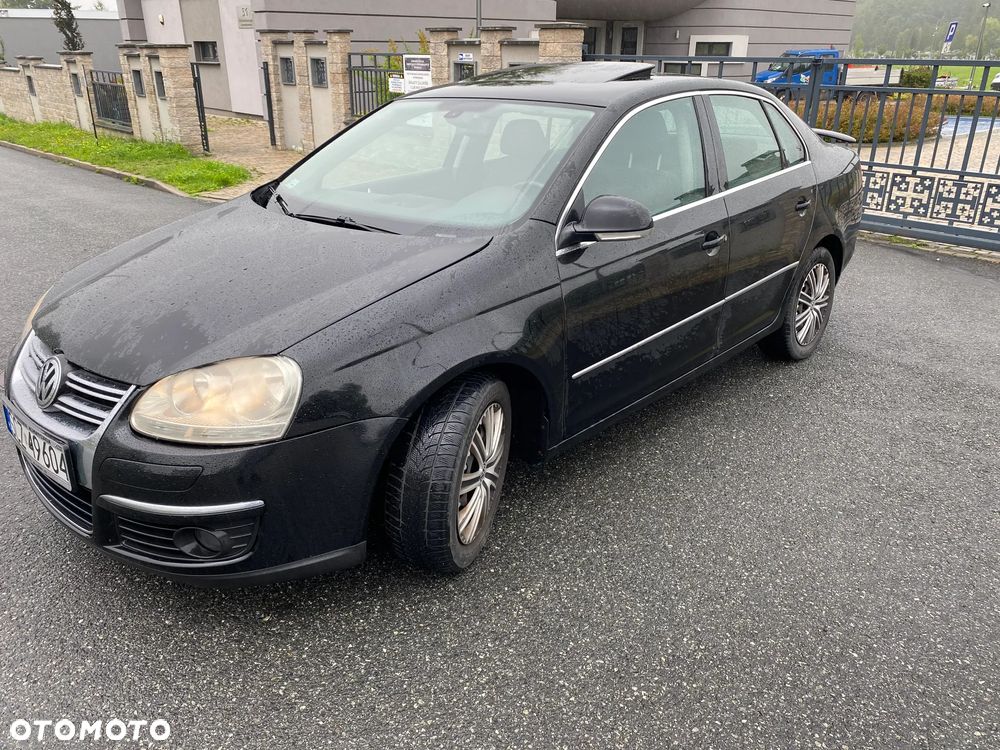 Volkswagen Jetta 2.0 TDI Comfortline - 1