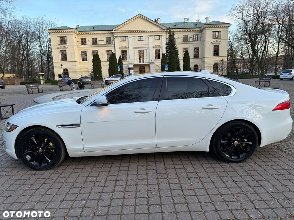 Jaguar XF - 7