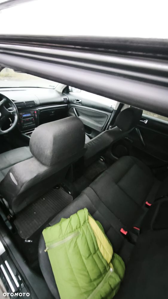 Volkswagen Passat 1.9 TDI Comfortline - 26