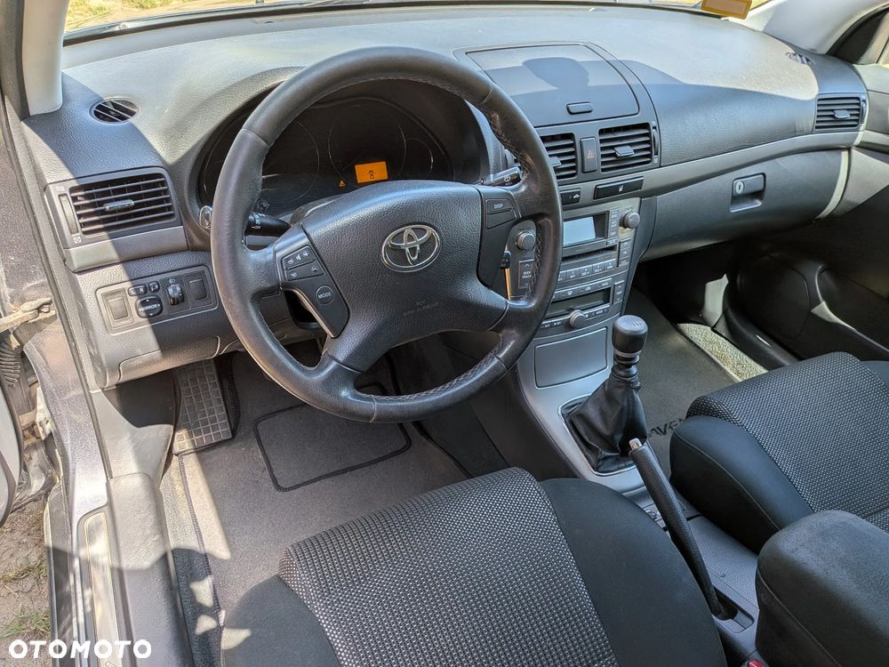 Toyota Avensis 2.0 D-4D Sol - 14