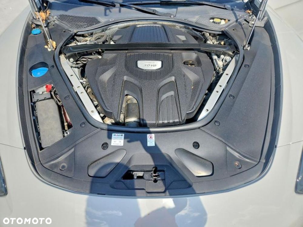 Porsche Panamera - 12