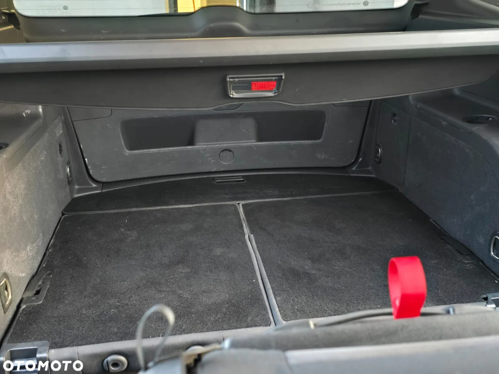 Volkswagen Touran 2.0 TDI DPF Highline - 16