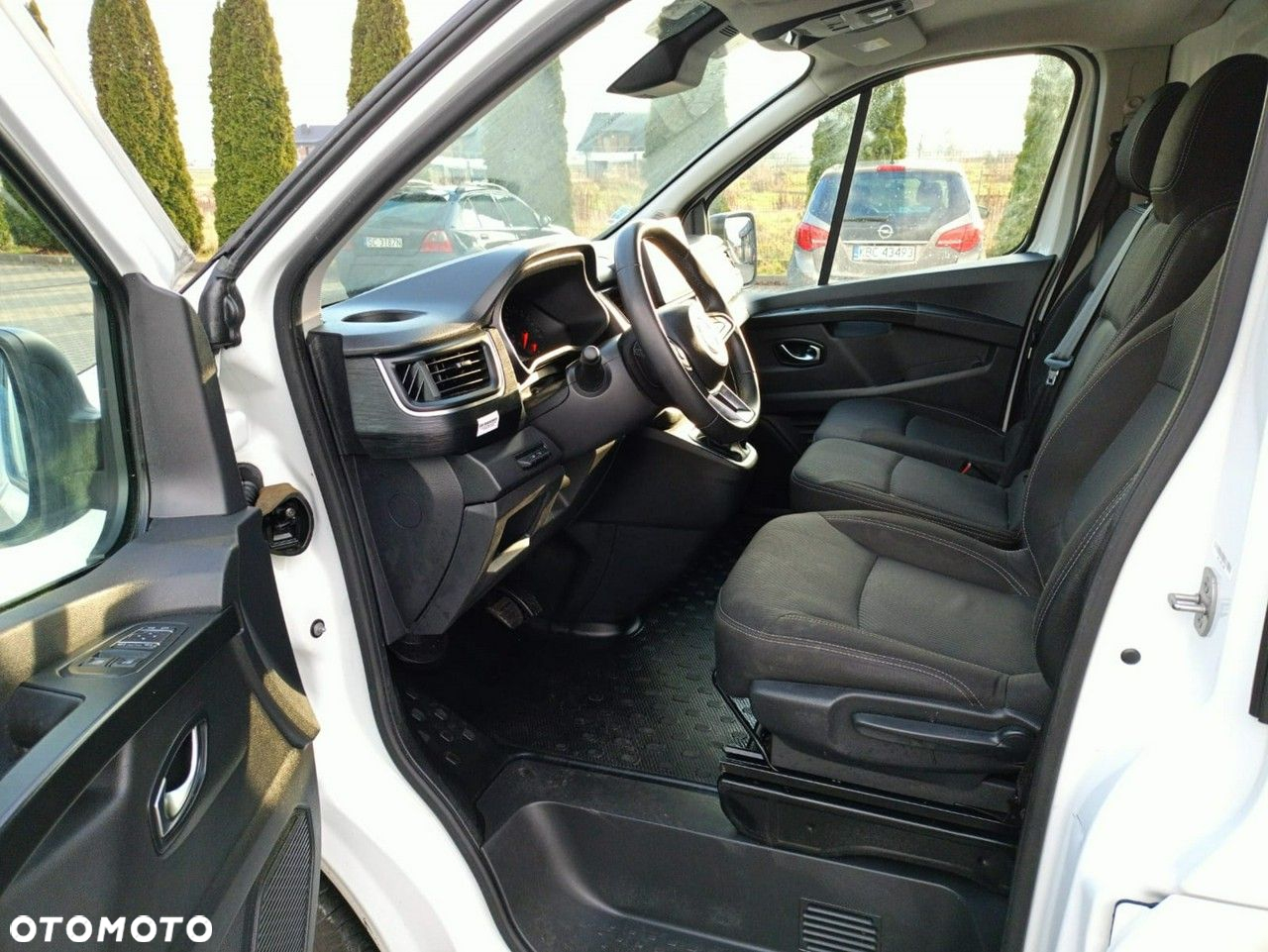 Renault Trafic - 13