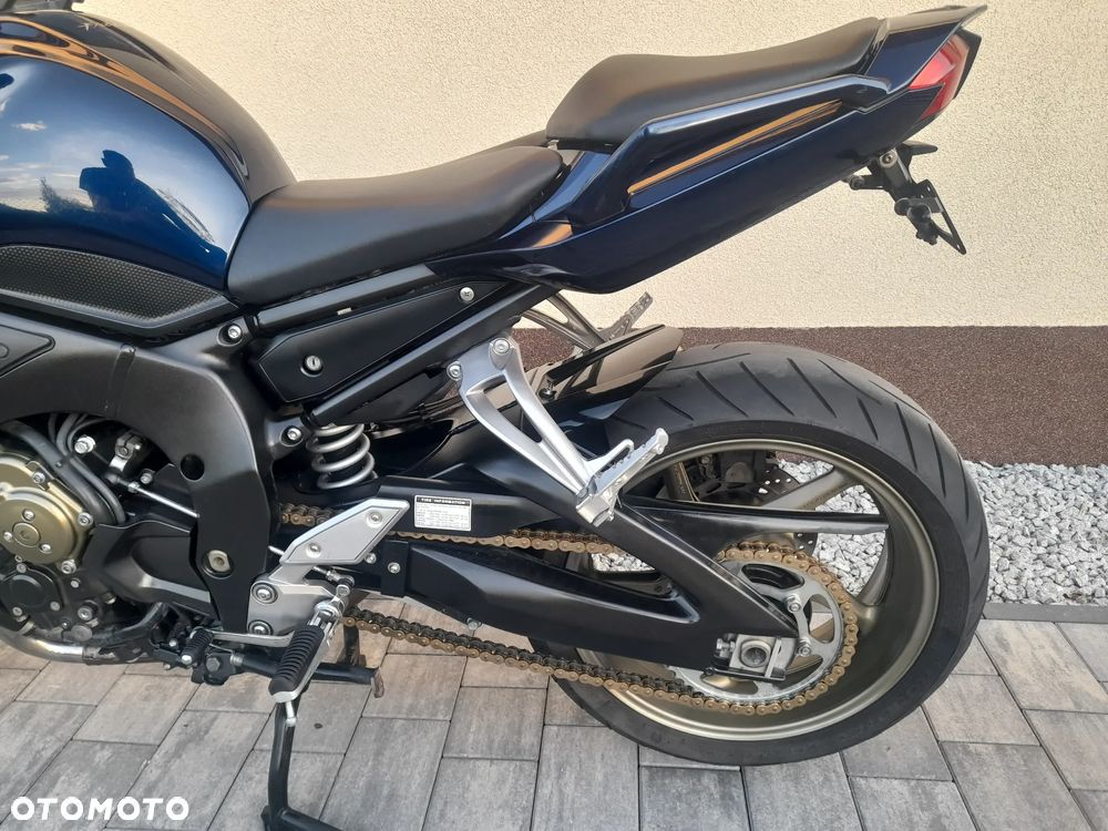 Yamaha FZ - 28