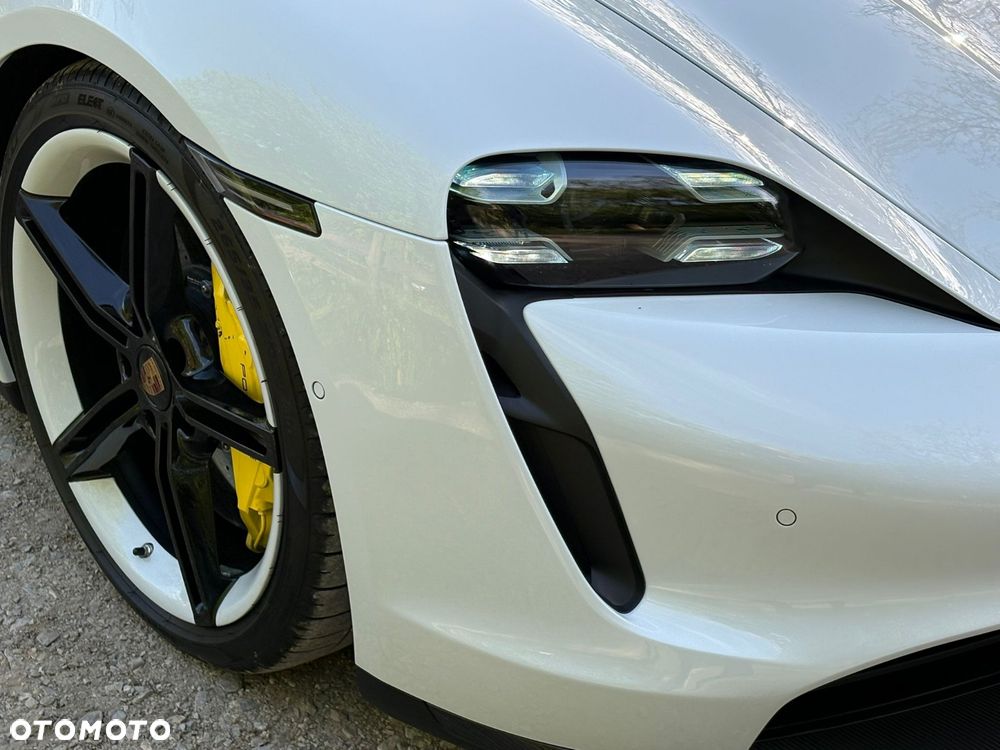 Porsche Taycan - 10