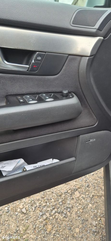 Audi A4 Avant 2.4 - 12