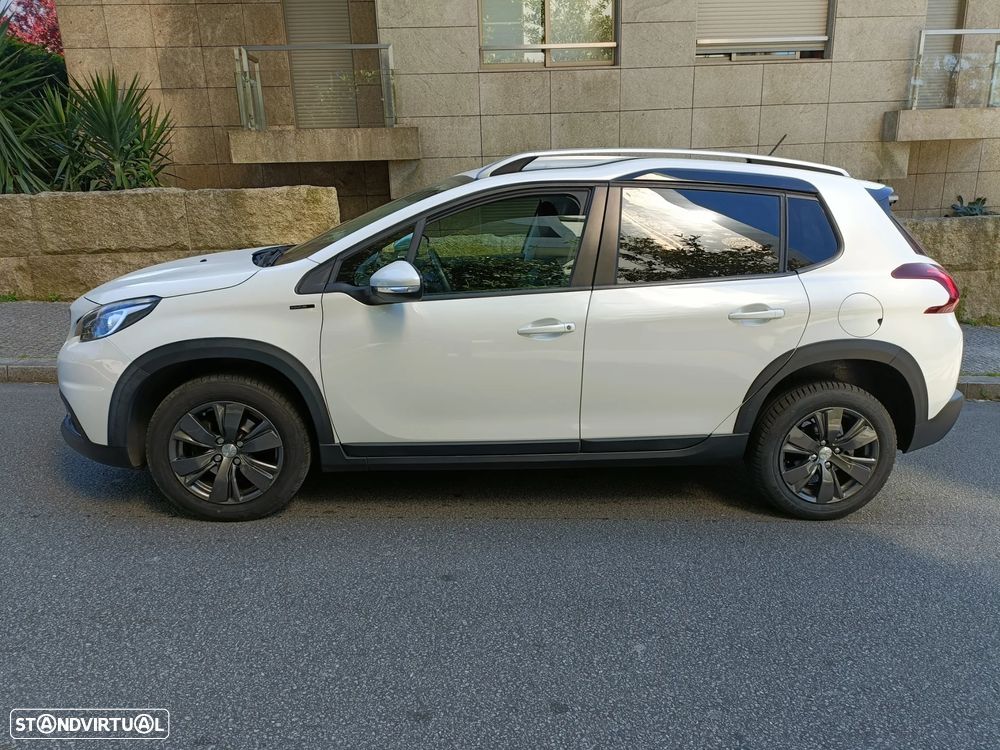 Peugeot 2008 1.2 PureTech Signature - 3