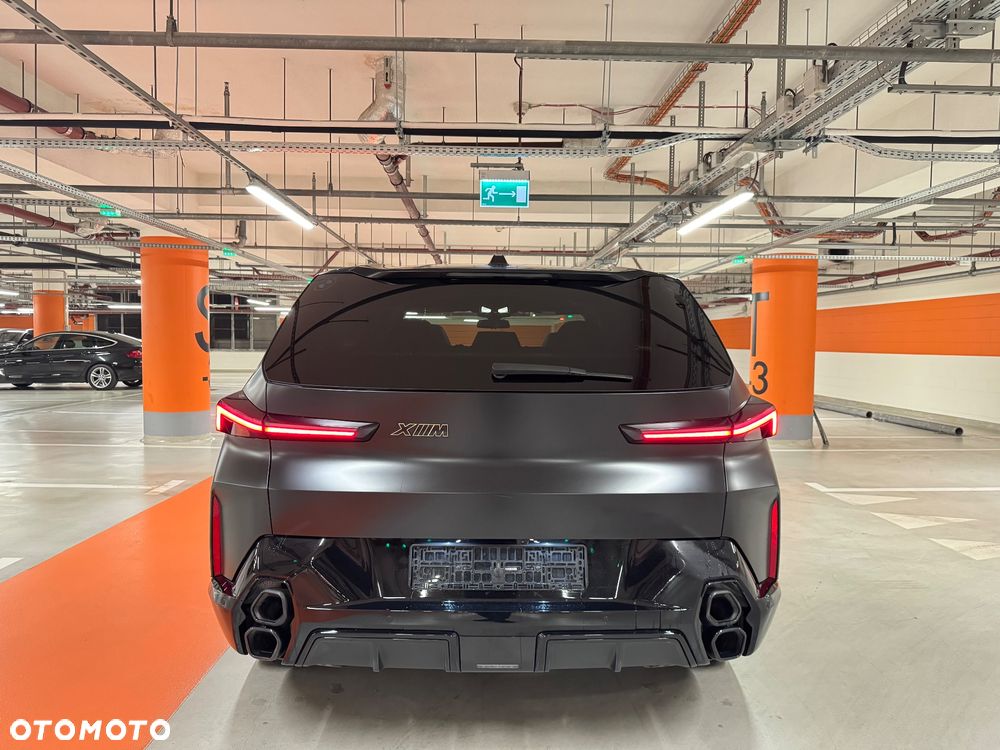 BMW XM - 5
