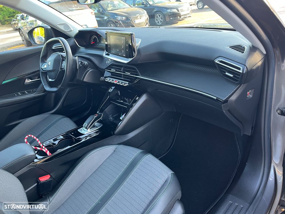 Peugeot 2008 1.5 BlueHDi Allure Pack EAT8 - 33