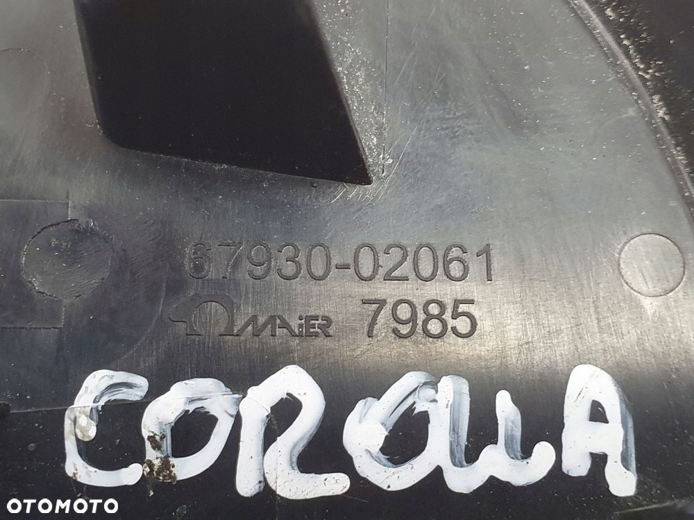 Toyota Corolla XII E21 hybrid ZNACZEK TYLNEJ KLAPY Emblemat Logo - 9