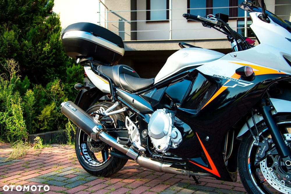 Suzuki GSX - 4