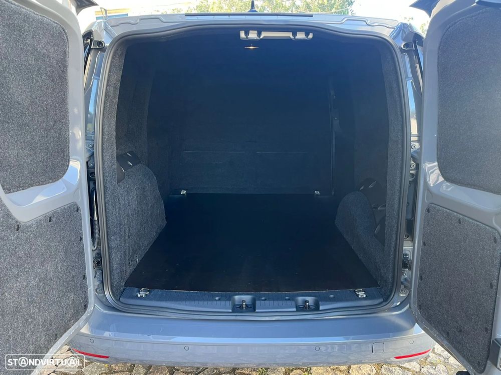 VW Caddy Maxi Cargo 2.0 TDi Business DSG 122cv (caixa automática) - 26