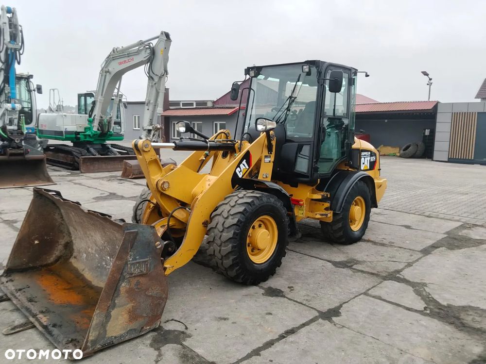 Caterpillar 907H - 5