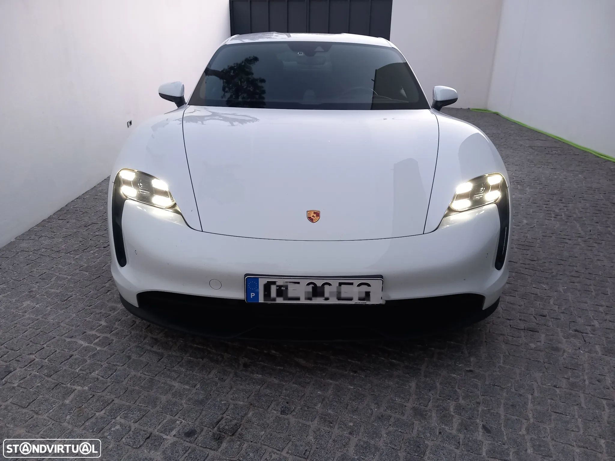 Porsche Taycan Standard - 1