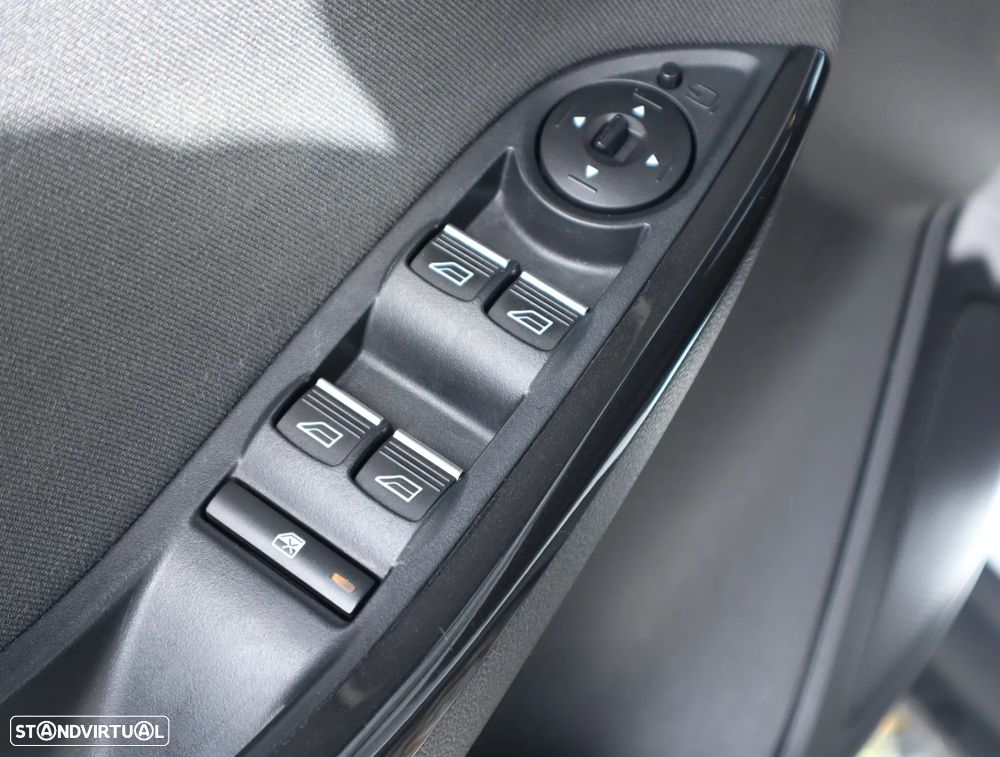 Ford Focus 1.0 EcoBoost Titanium - 29