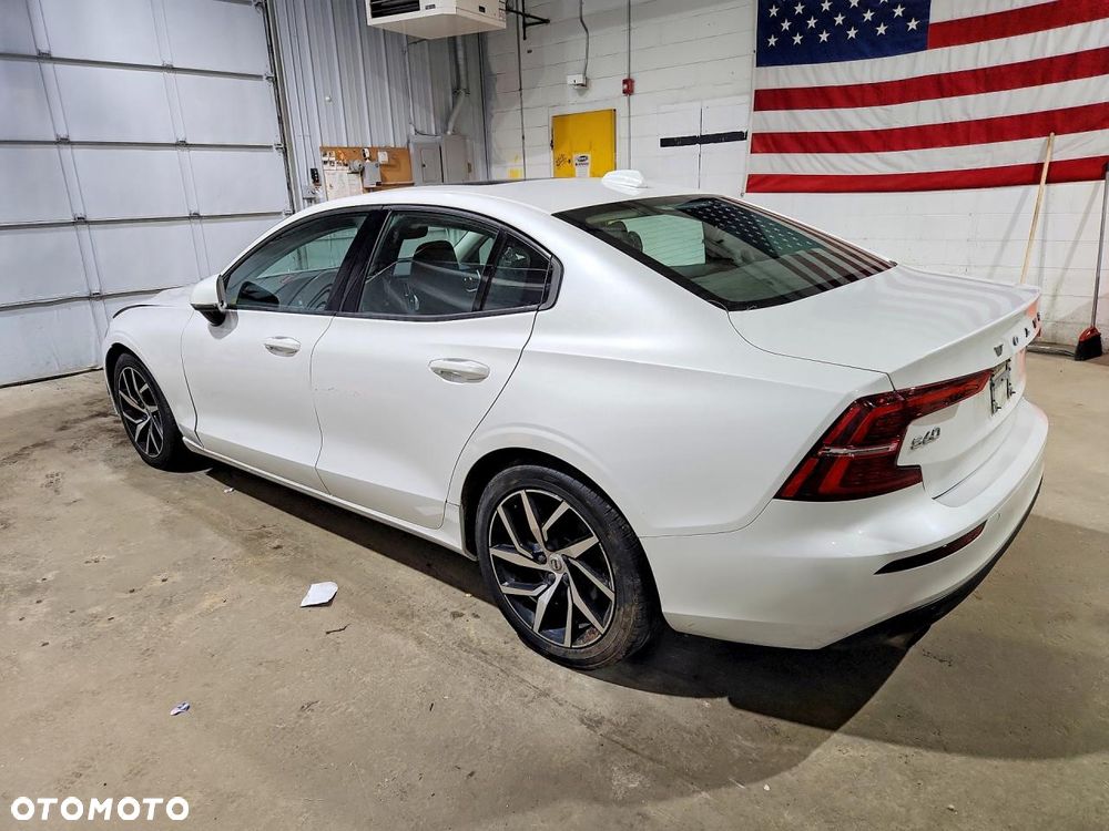 Volvo S60 T6 AWD Momentum Pro - 4
