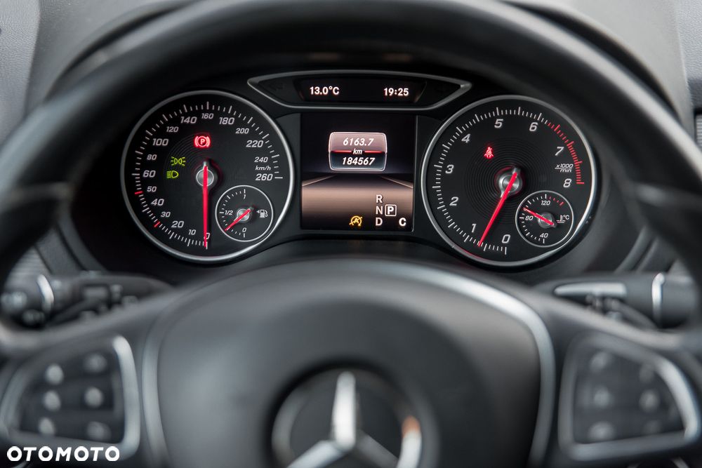 Mercedes-Benz Klasa B 180 7G-DCT Style - 24
