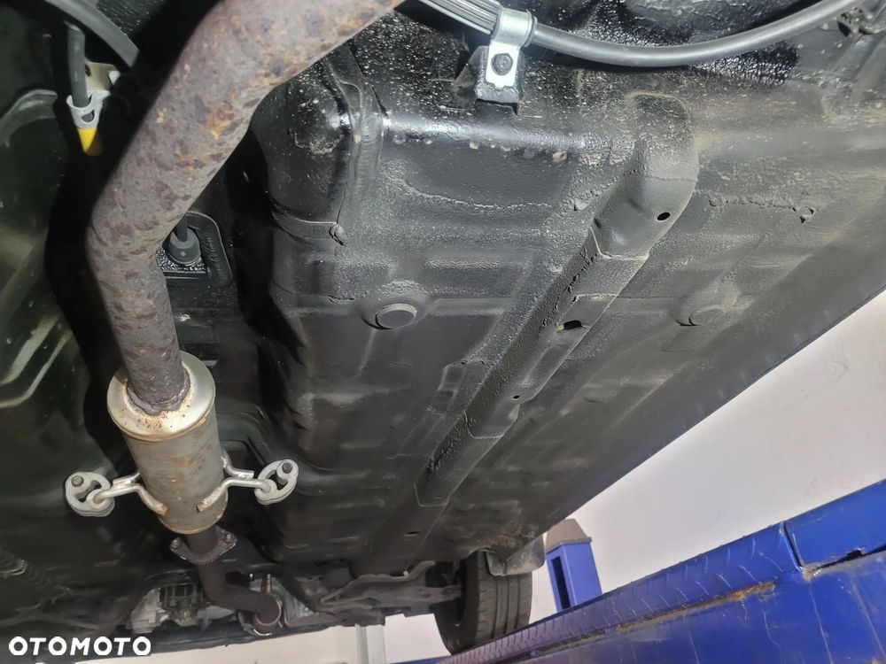 Hyundai Elantra 2.0i GLS - 26