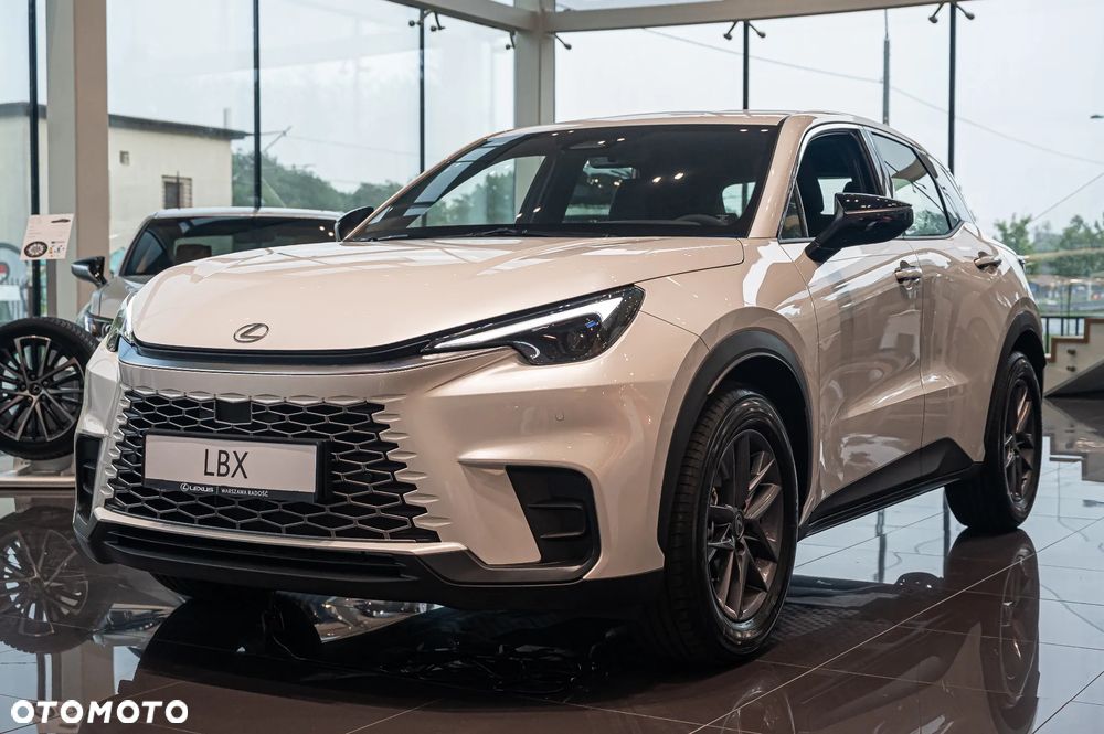 Lexus LBX 1.5 Hybrid - 3