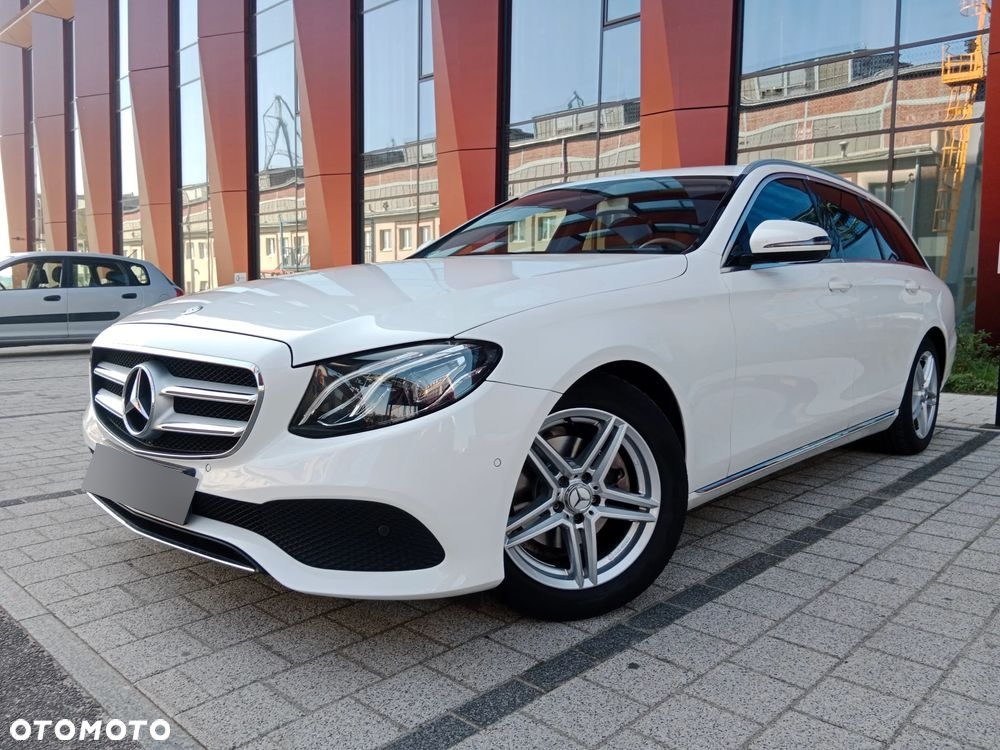 Mercedes-Benz Klasa E 220 d T 9G-TRONIC Avantgarde - 2
