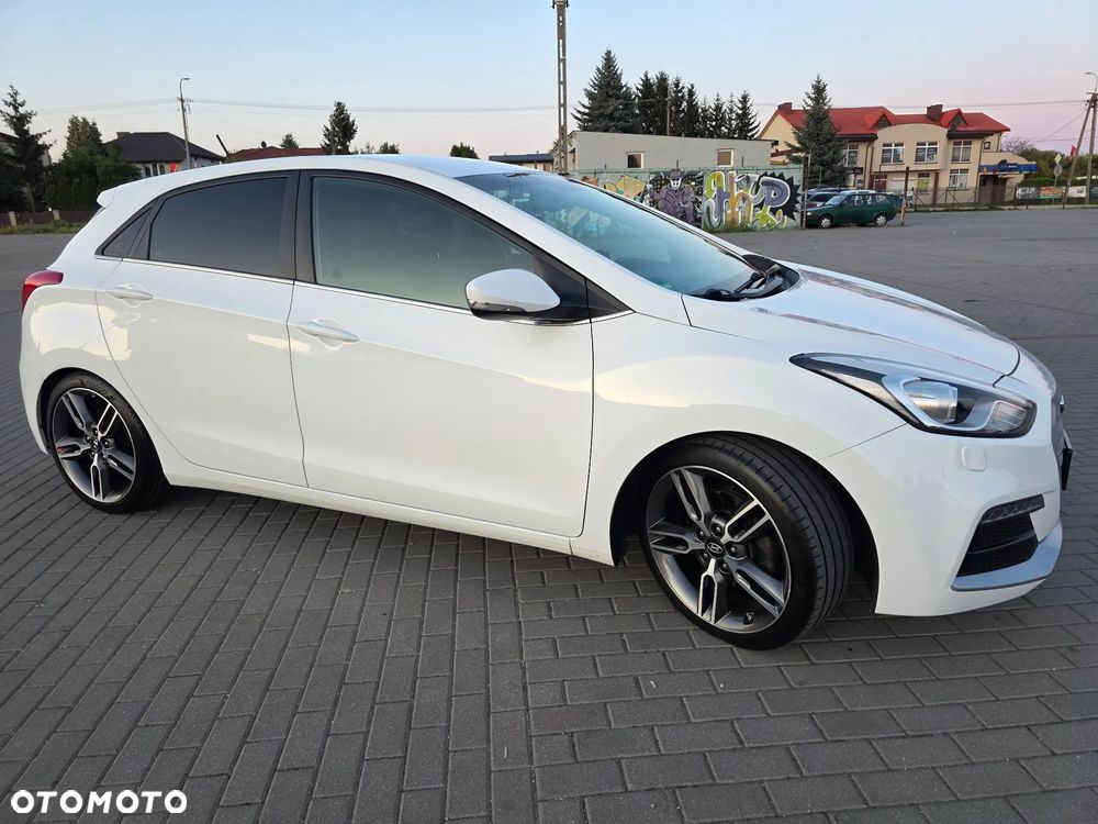 Hyundai i30 1.6 T GDI Turbo - 12