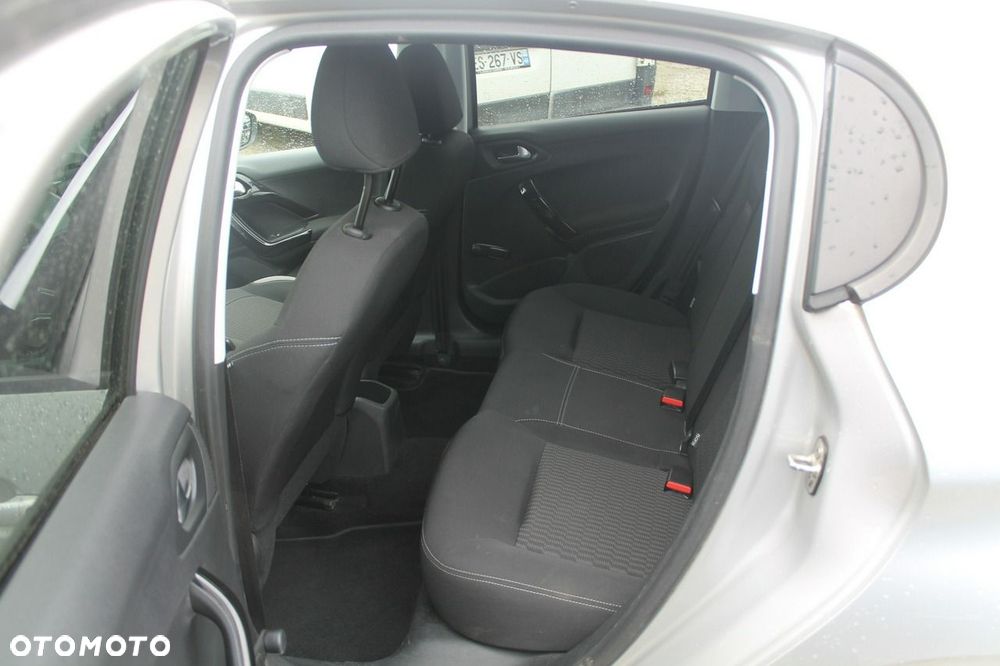 Peugeot 208 - 10