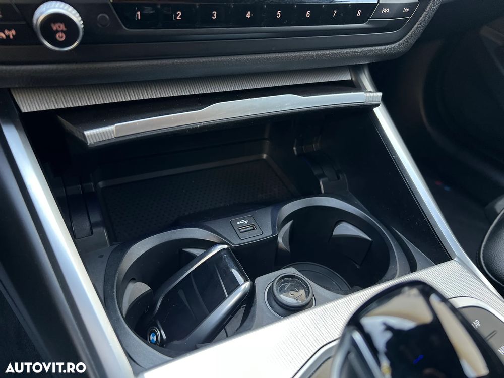 BMW Seria 3 320d xDrive AT MHEV - 12