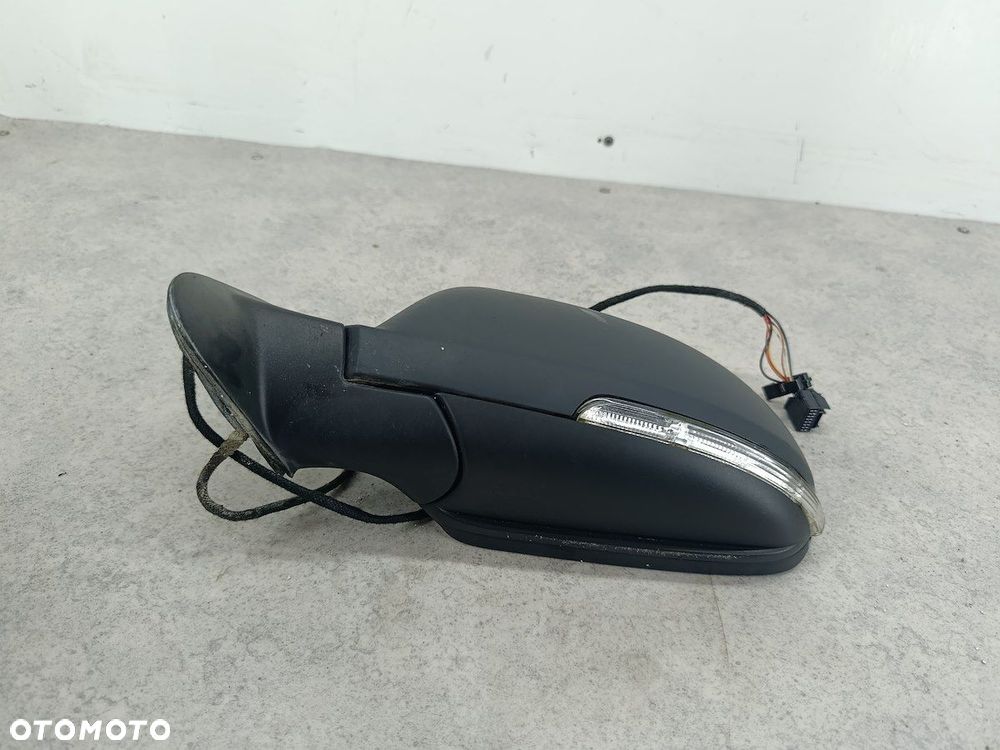 LUSTERKO LEWE SKODA OCTAVIA II FL - 4