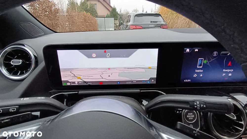 Mercedes-Benz GLA - 11