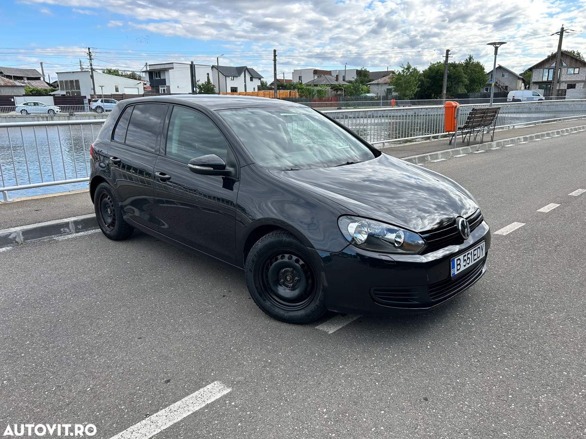 Volkswagen Golf 1.6 TDI DPF Comfortline - 1