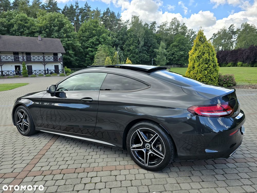 Mercedes-Benz Klasa C 300 4MATIC 9G-TRONIC - 35