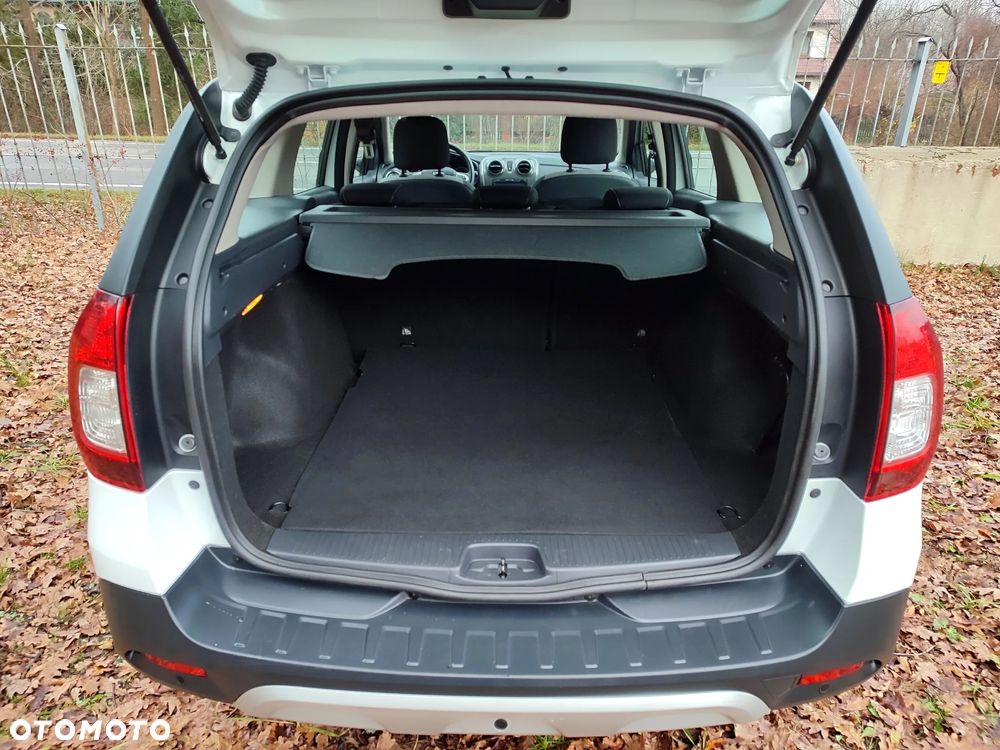 Dacia Logan TCe 90 S&S Stepway Celebration - 19