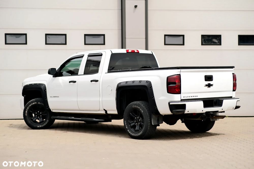 Chevrolet Silverado - 11