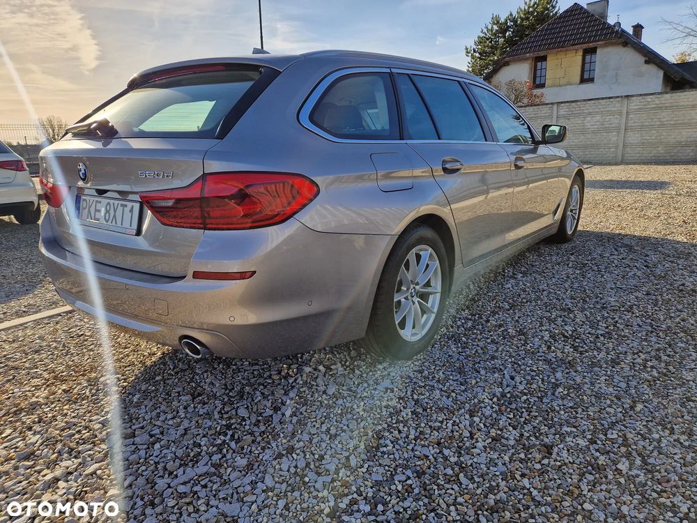 BMW Seria 5 520d xDrive Touring Luxury Line - 4
