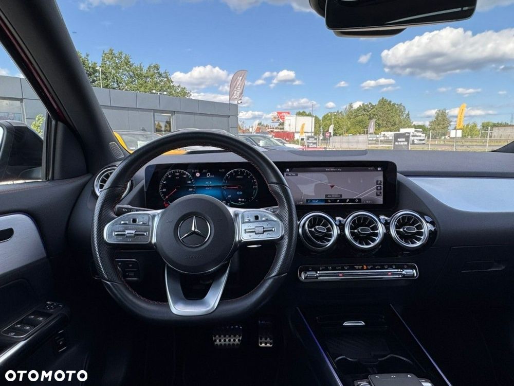 Mercedes-Benz GLA 250e AMG Line - 13