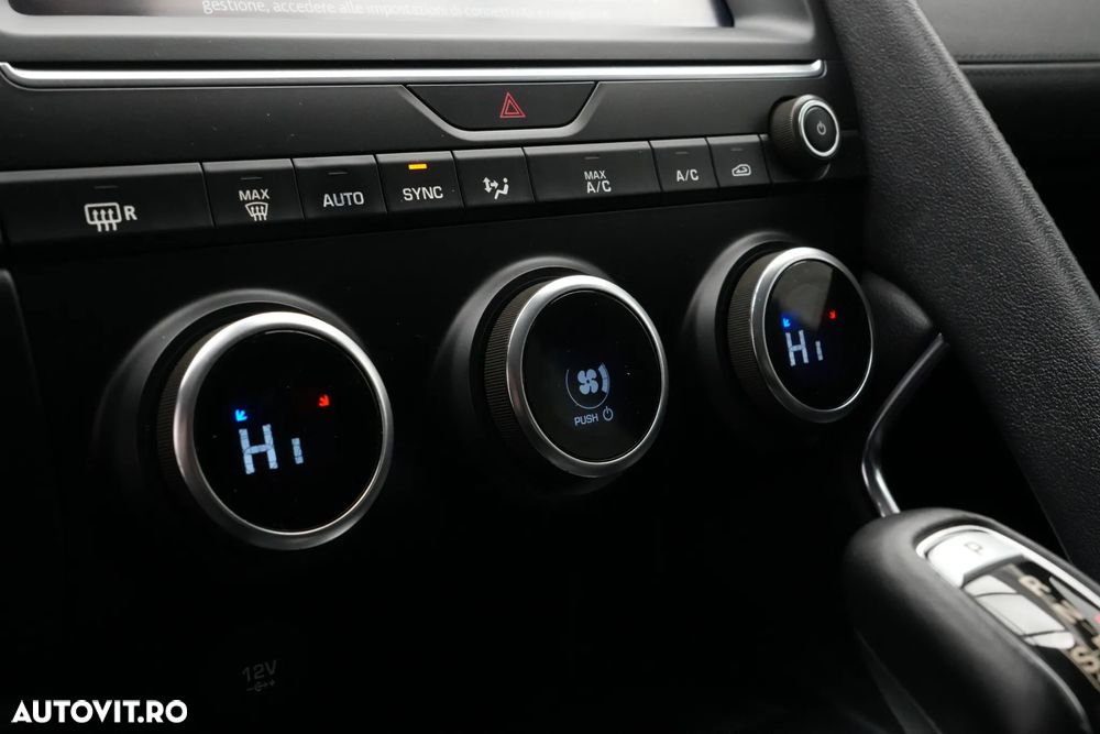 Jaguar E-Pace D150 AWD Aut. S - 19