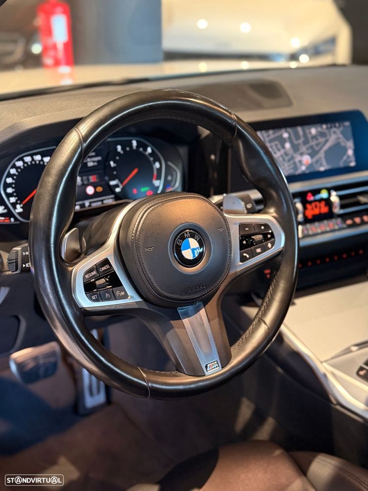 BMW 320 d Touring Pack Desportivo M Auto - 16